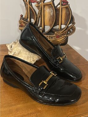 Women’s faux leather loafers